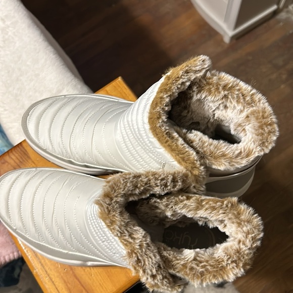 Ryka Cold Weather Boots - Aubonne Gore - Picture 5 of 10